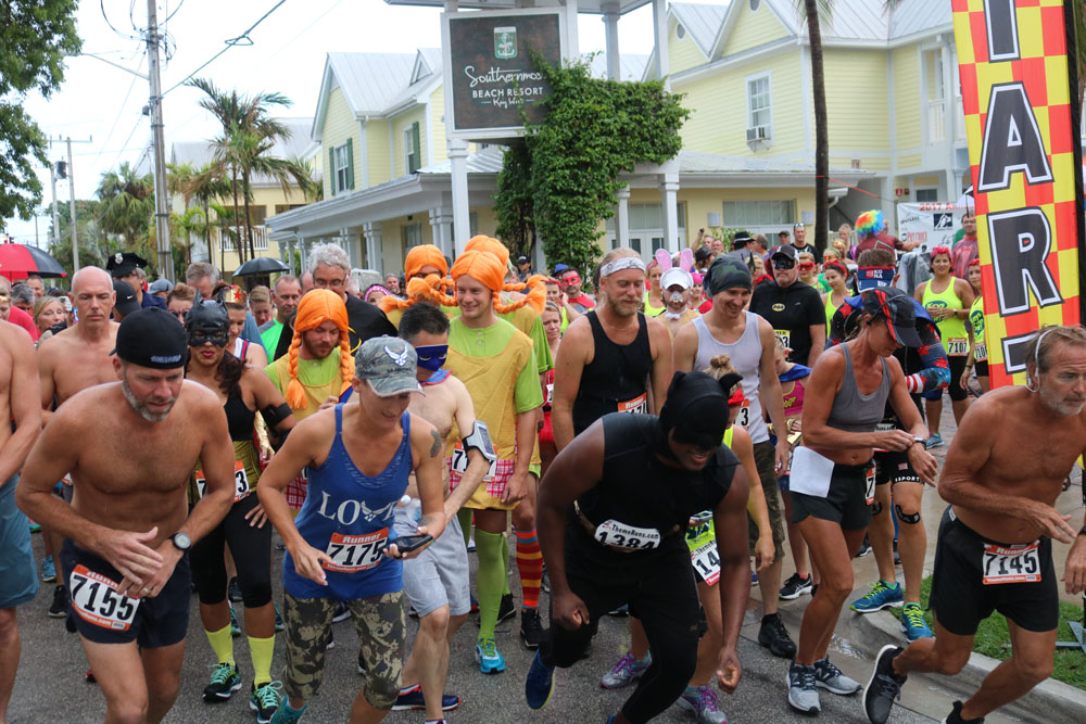 Heroes and Villains 5K 2017 photo - Duval Street, Key West